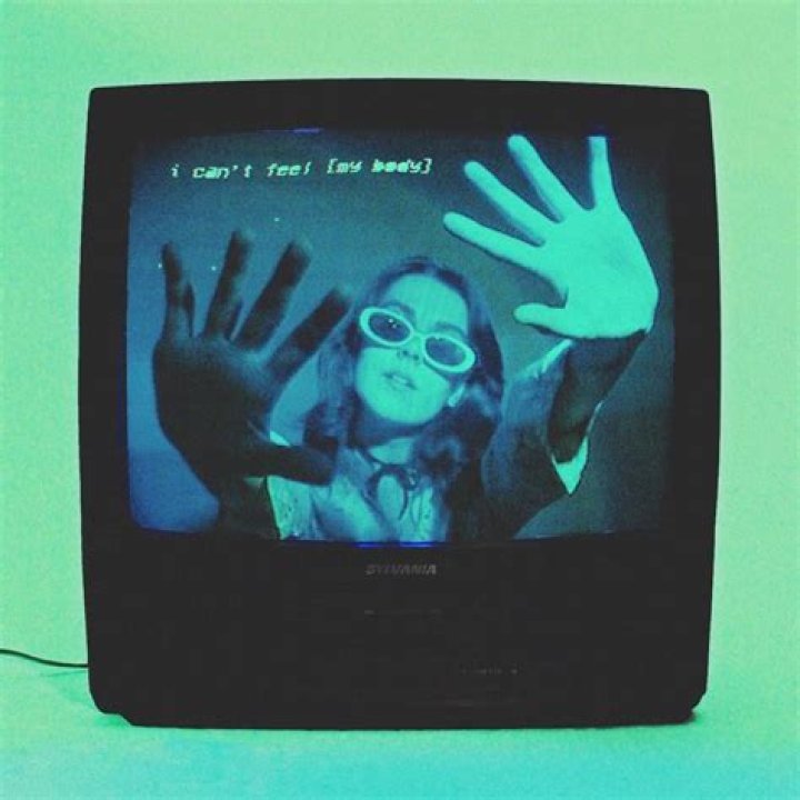 Can’t feel my body lyrics