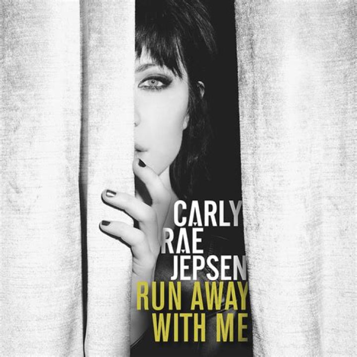 Carly Rae Jepsen Run Away with Me Lyrics Spanish Translation