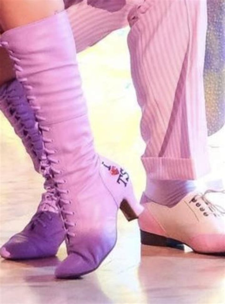 Dancing shoes tonight lyrics