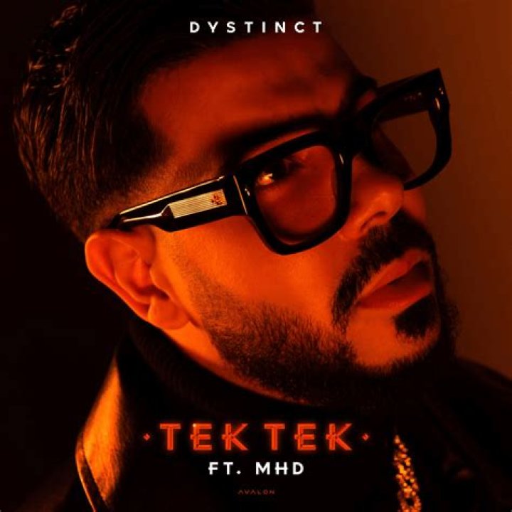 DYSTINCT – Paroles de “Tek Tek” Lyrics