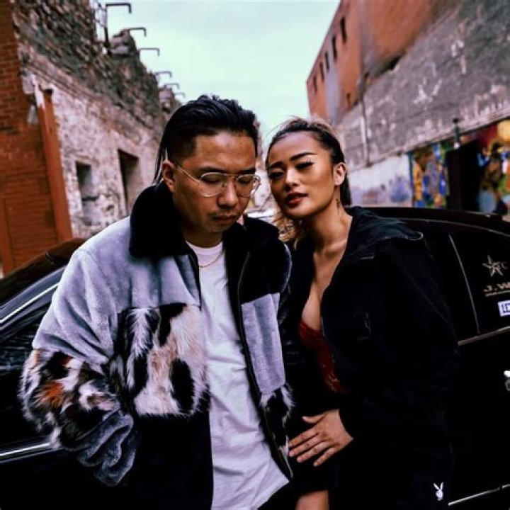 Hoes cars and clothes lyrics