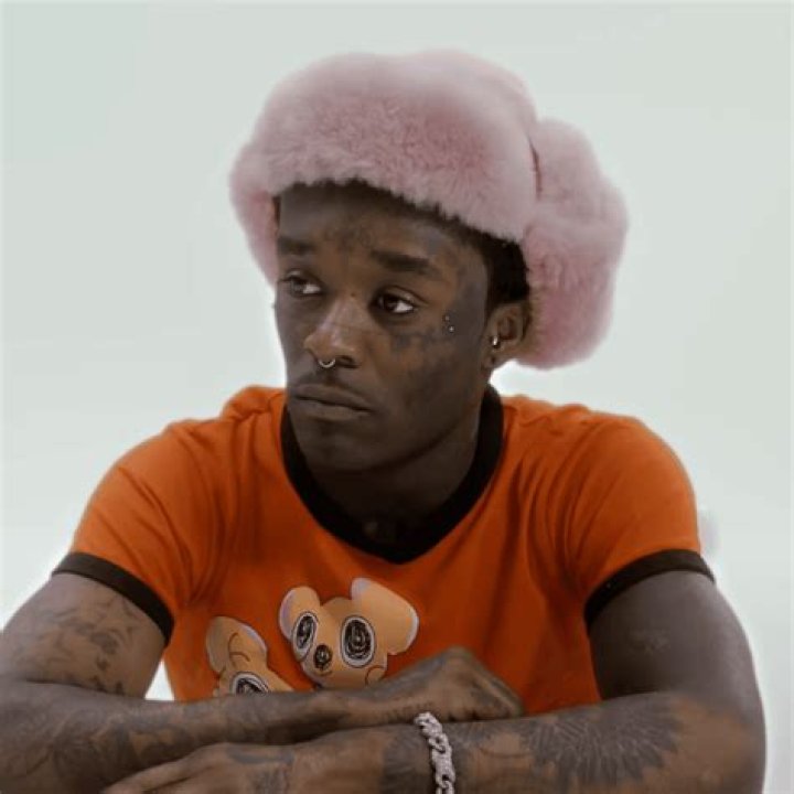 I know she a freak freak lyrics