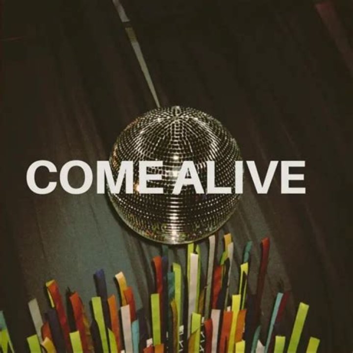 In the skylight i see you come alive lyrics