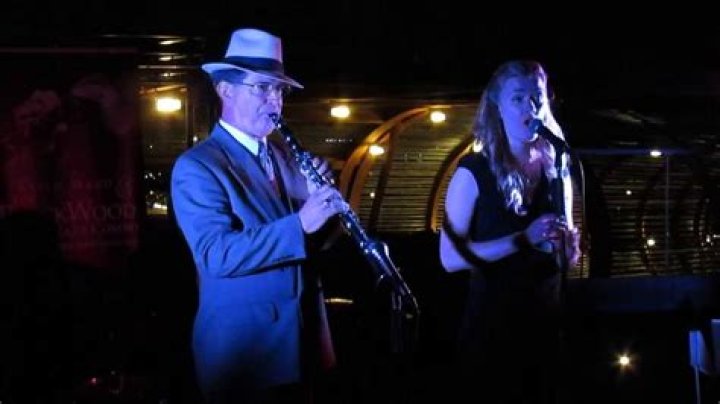 Keith Ward and the BlackWood Jazz Combo I've Been Good This Year (feat. Jaymie Gerard) Lyrics Spanish Translation