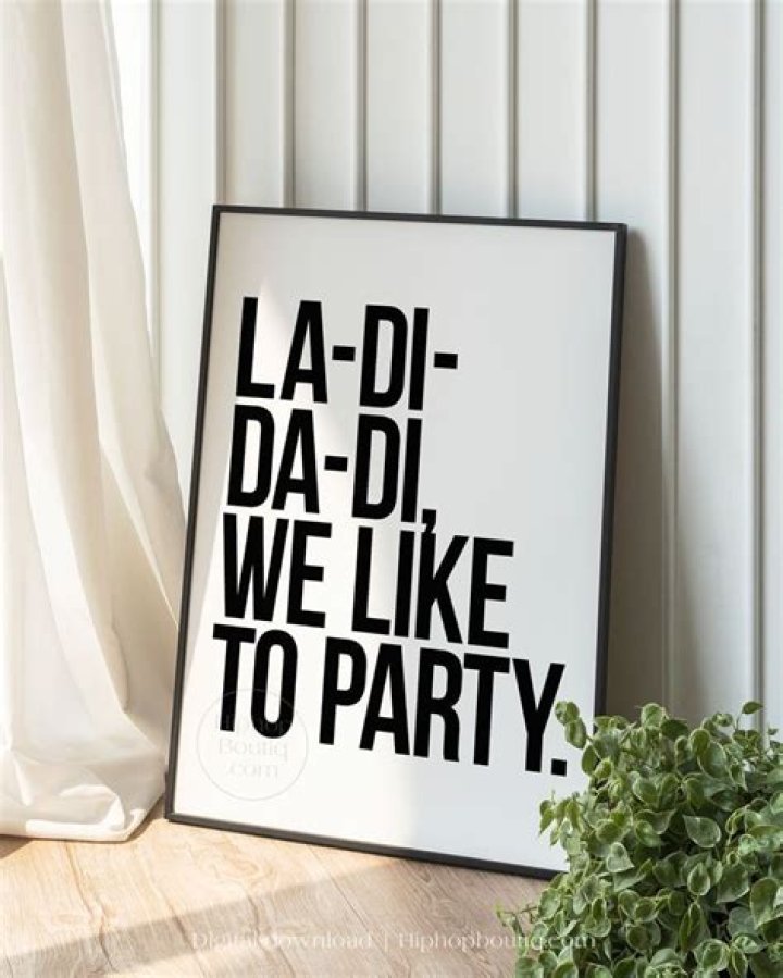 La di da di she likes to party lyrics