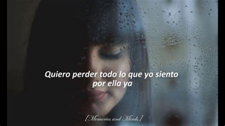 Mujer distante lyrics