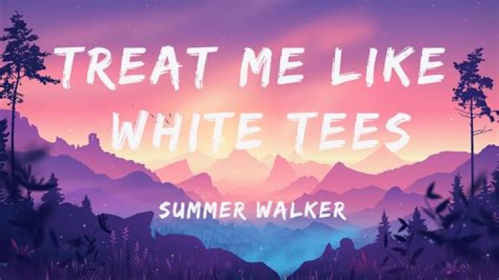 Oo i think she like me chillin in my white tee lyrics