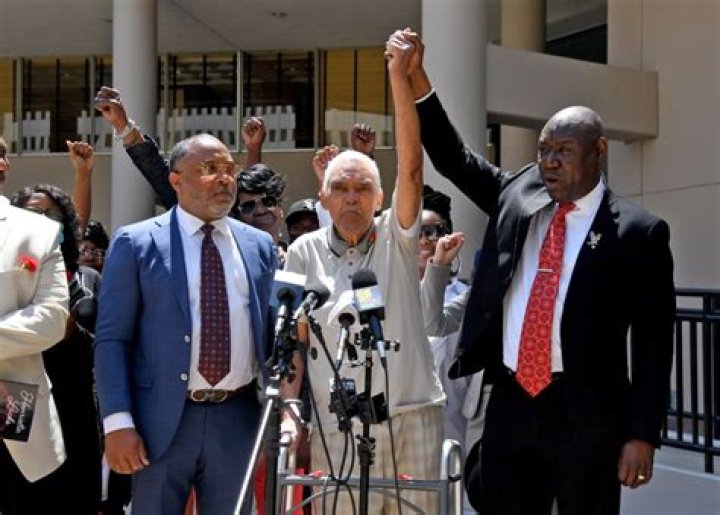 Pat Warren WJZ dead: Remember Pat Warren, an Anchor and Political Reporter at WJZ