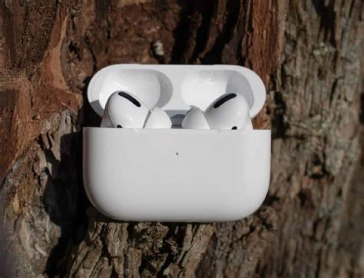 Should Airpods Have The Same Serial Number?