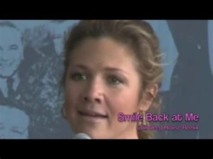 Smile back at me lyrics