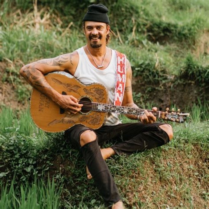 Tell sombody that you love em right now michael franti lyrics