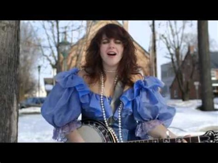 The Meaning Behind The Song: Aujourd’hui; Ma Vie C’est d’La Marde by Lisa LeBlanc