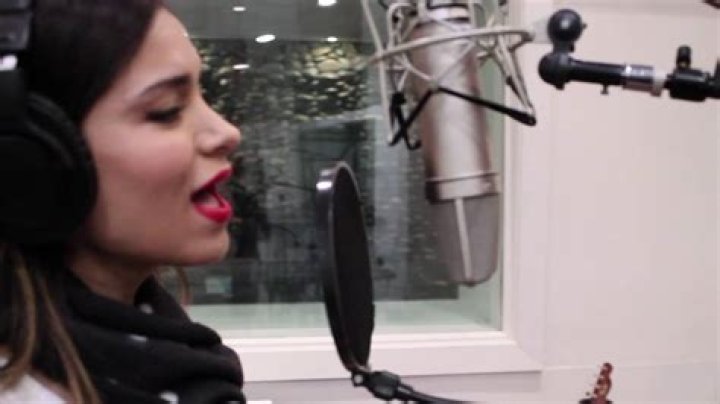 The Meaning Behind The Song: Cantan Hoy Los Angeles/ Gloria (In Excelsis Deo) by Zaira Johnson