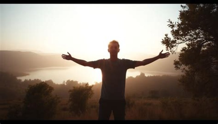 The Meaning Behind The Song: Desnudarte by Brytiago