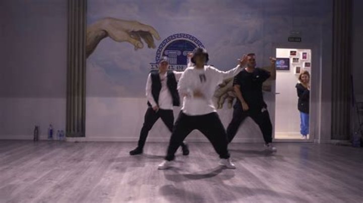 The Meaning Behind The Song: Halfway by Ré Lxuise