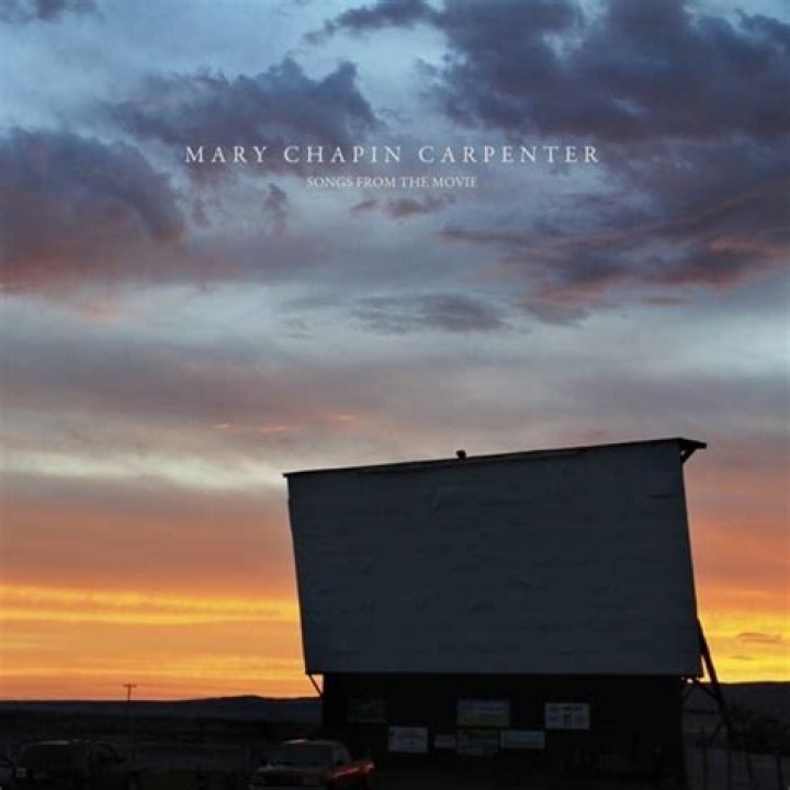 The Meaning Behind The Song: I Am a Town (Orchestral Version) by Mary Chapin Carpenter