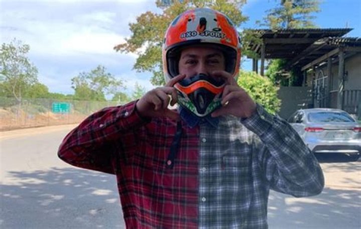 The Meaning Behind The Song: I want to see the World by Hobo Johnson