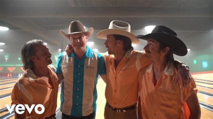 The Meaning Behind The Song: Longneck Way To Go by Midland