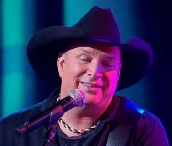 The Meaning Behind The Song: Mom by Garth Brooks