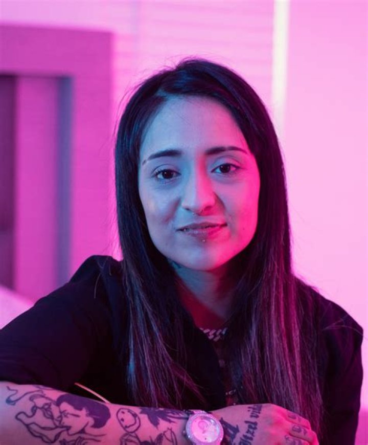 The Meaning Behind The Song: No Me Vas A Convencer by Itzel Vida