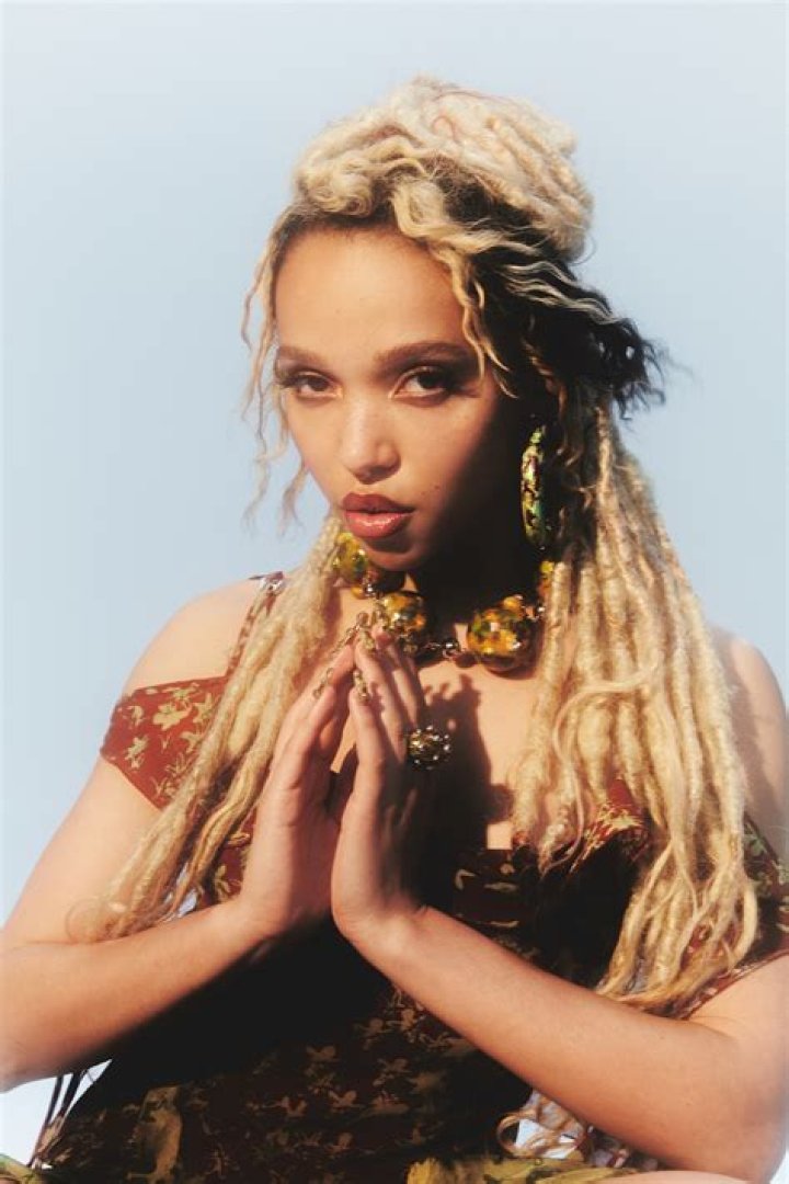 The Meaning Behind The Song: ​oh my love by FKA twigs