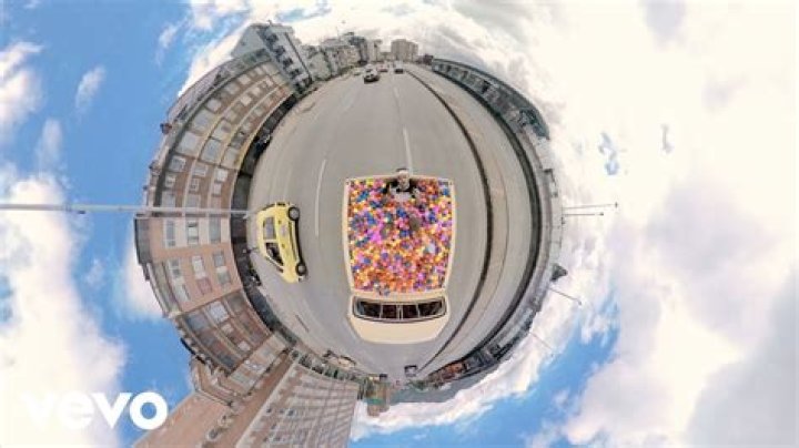 The Meaning Behind The Song: Pa’ Que Tú Me Vea by Boza