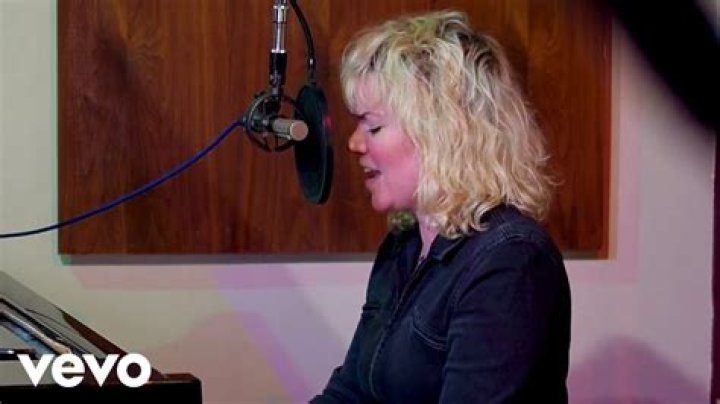 The Meaning Behind The Song: Suit Yourself by Alicia Walter