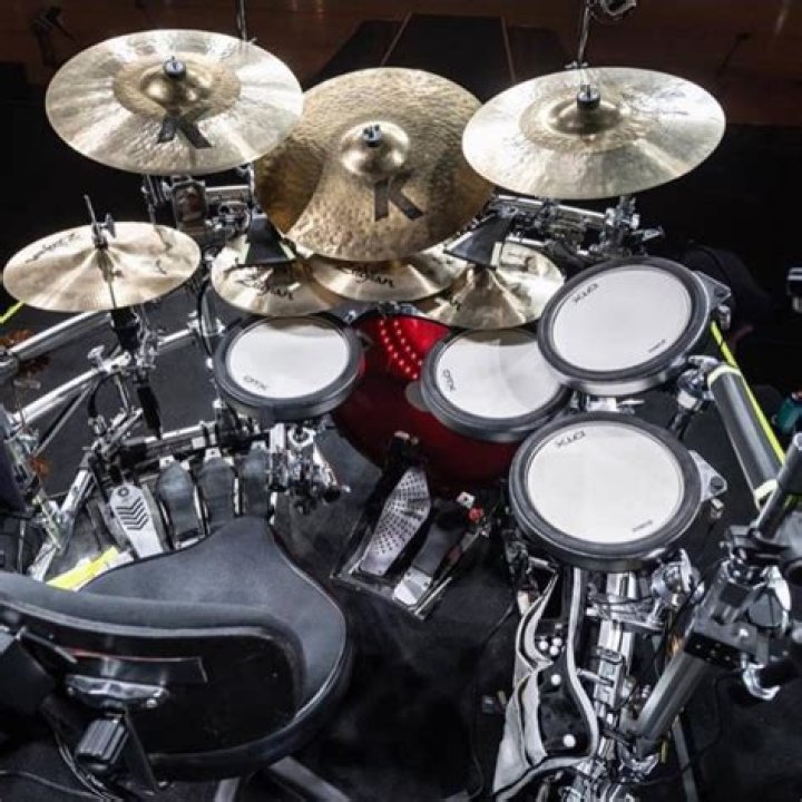 Who is the famous one arm drummer?