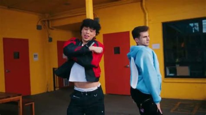 Who the duck tryna nut in my butt lyrics